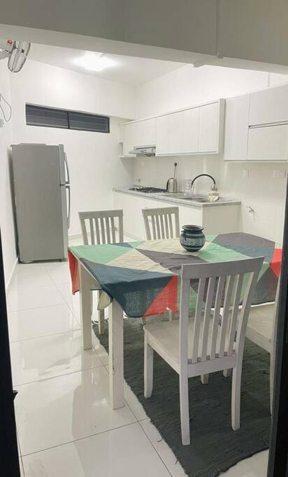 Kk Jungle Hideaway Lovely Apartment 5 Mins Walk To Town Kota Kinabalu Luaran gambar